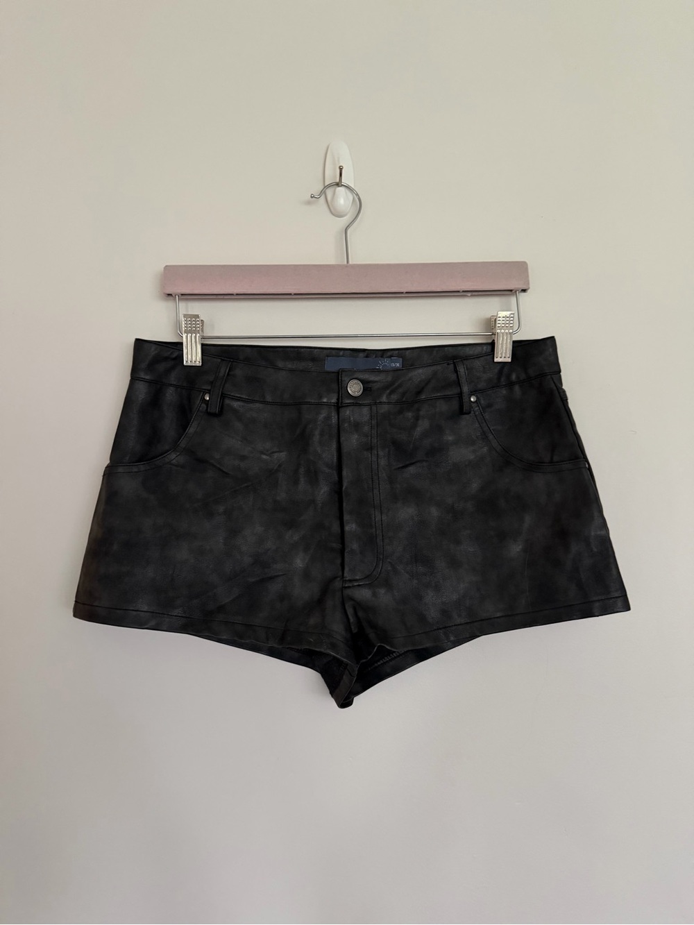 Indigo Rein Black Faux Leather High Rise Shorts Size 13/31 EUC